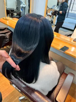 ロング カラー 《髪質改善 UN BLEACH》のヘアスタイル