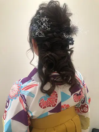 セミロング ヘアアレンジ ✳︎SERA✳︎ 平日のみご案内のマツエク・マツパデザイン