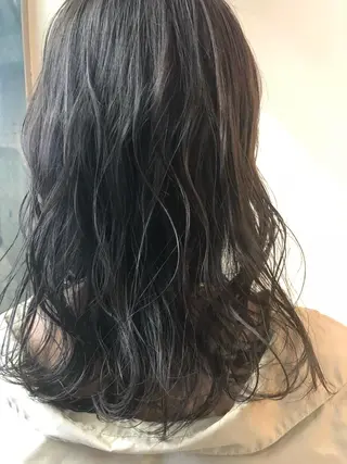 ミディアム カラー パーマ ヘアアレンジ TOMO GEEKS代表のヘアスタイル