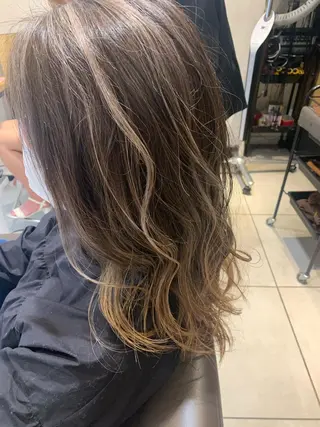 セミロング カラー 縮毛矯正✖️似合わせ 🌻ヒトミのヘアスタイル