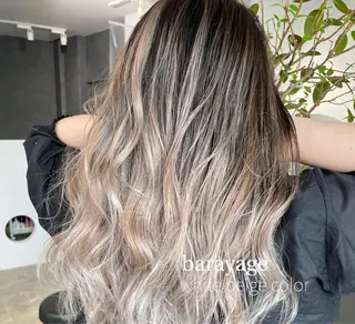 ロング 岸川 恭子のヘアスタイル