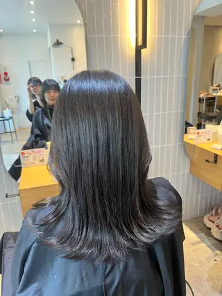 ショート パーマ ラフィスヘアードープ所属・レイヤーと透明感の アユカ 髪質改善のヘアスタイル