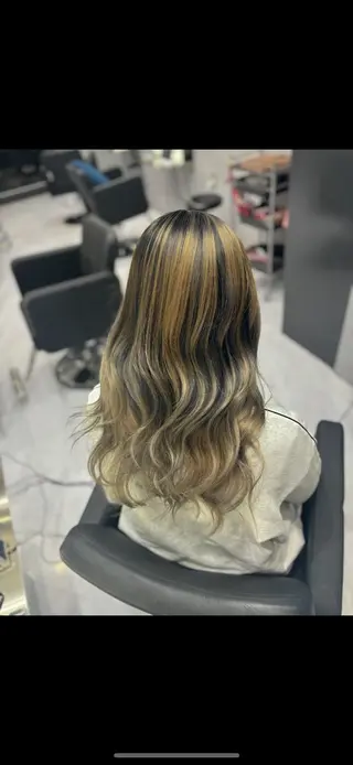 ミディアム 山田 瑛司のヘアスタイル