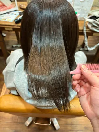 カラー AKANE 艶カラーのヘアスタイル