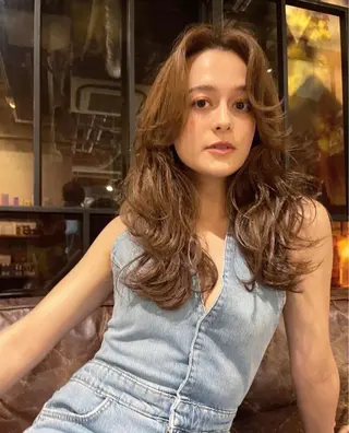 セミロング 久我 彩音のヘアスタイル