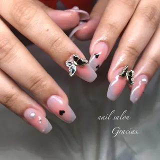 ネイル Gracias. rieのネイルデザイン