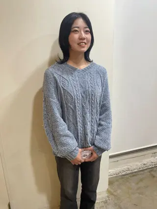 ミディアム カラー MIOベージュカラー 柔らかいカラーのヘアスタイル