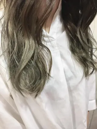 セミロング カラー LOST CITY 横浜所属・🪐脱白髪染め 🪐松尾菜々美のヘアスタイル