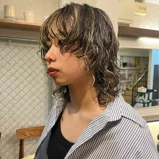 ミディアム パーマ ヘアアレンジ ボブハイトーン🦖 デザインMAMIのヘアスタイル