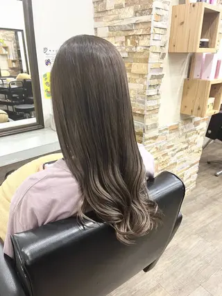 ロング 薮内 香保里のヘアスタイル