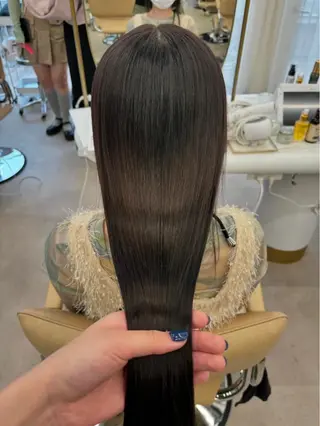 ロング カミヤマ サヤカのヘアスタイル