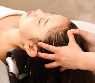 ミディアム カラー Joshua / 素髪改善のヘアスタイル