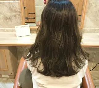 セミロング カラー 《Zina札幌大通》 Hinano🐻のヘアスタイル