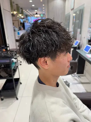 パーマ メンズ EARTH 山﨑龍馬のヘアスタイル