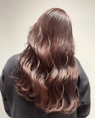 ロング カラー パーマ ヘアアレンジ 耳つぼ屋さん ‎🤍りりのヘアスタイル