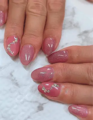 ネイル Lily Roseスタッフ一同のマツエク・マツパデザイン