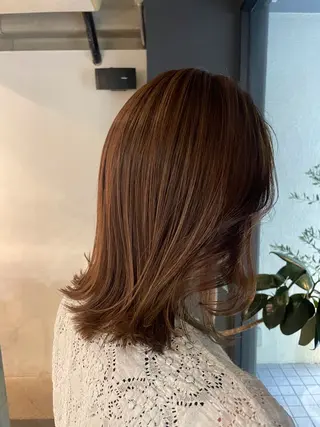 セミロング カラー 寺本 奈央のヘアスタイル