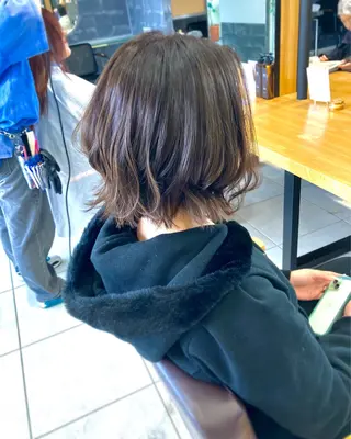 ミディアム カラー 🦔Laulu 菅原綾乃のヘアスタイル