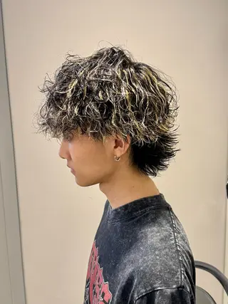 ミディアム カラー パーマ ヘアアレンジ メンズ 顔まわりカット の達人のヘアスタイル