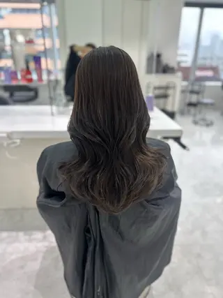 ロング カラー 赤み消し透明感🩶 銀座Ryota🩶のヘアスタイル