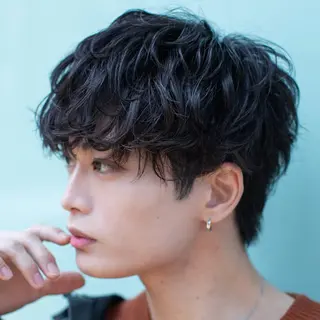 ショート カラー パーマ メンズ 【シャドウパーマ センターパート】義心のヘアスタイル