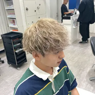 ショート カラー パーマ メンズ men’s salon dot. tokyo 横浜店所属・🔥メンズ特化 カット1100円🔥のヘアスタイル