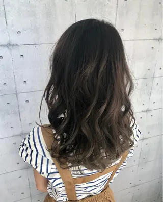 ロング カラー 金沢 広美のヘアスタイル