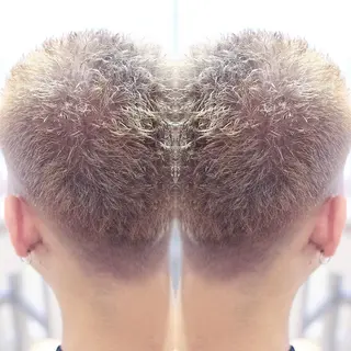 ショート カラー メンズ 及川シゲル 髪質改善講師のヘアスタイル