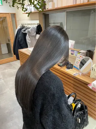 カラー パーマ ニシタニ コハルのヘアスタイル