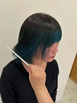 ミディアム カラー 櫻井 莉子のヘアスタイル