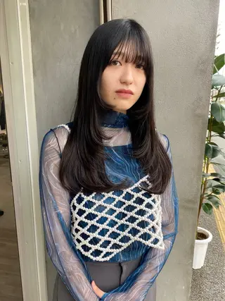 ロング カラー yoroケイ🪐 レイヤーカットのヘアスタイル