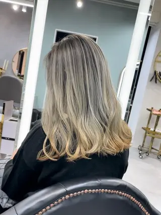 セミロング senjyu GINZA所属・バレイヤージュ/ハイ ライト/庄司鉄平のヘアスタイル