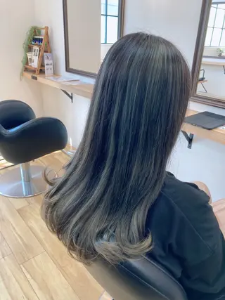 ロング 大野 まゆのヘアスタイル