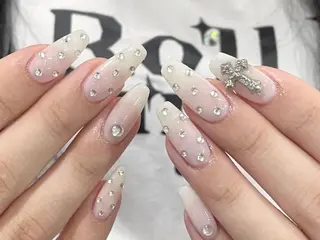 ネイル Rainrain💧 パーツ豊富、やり放題のネイルデザイン