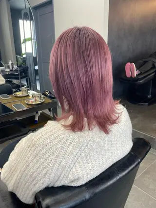 ミディアム maco 艶感ハイトーン🦋のヘアスタイル