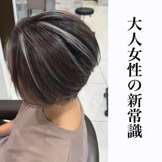 ショート 脱白髪染め 白髪ぼかし特化のヘアスタイル