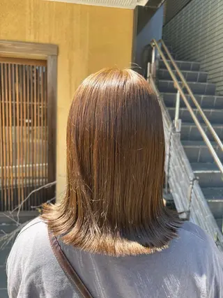 ミディアム カラー 浦川 麗美のヘアスタイル