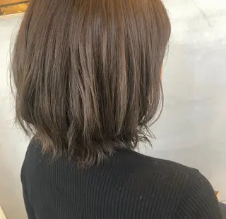 ミディアム カラー 小森 樹奈のヘアスタイル