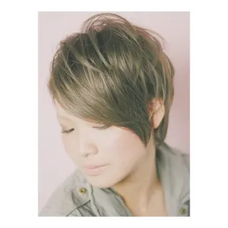 ショート キヨカワ タイトのヘアスタイル