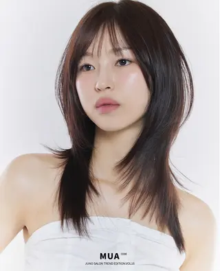 セミロング カラー JUNO韓国ヘア‎ narumi‎🤍のヘアスタイル