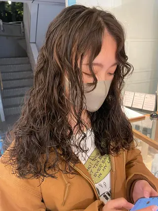 ロング パーマ 大石 陽菜のヘアスタイル