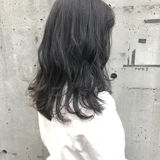ロング カラー 横山 莉奈のヘアスタイル