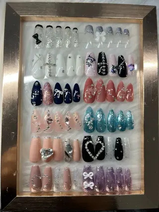 ネイル 鈴木 愛理のネイルデザイン