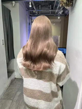 セミロング 🌈ハイトーン/ ワタル🌈のヘアスタイル