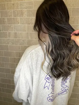 セミロング ブリーチ毛矯正.髪質 改善.髪にドラマをのヘアスタイル