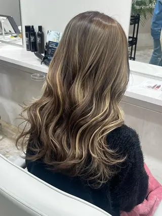 セミロング ハラちゃんカット✂︎ 透明感🩵ケアカラーのヘアスタイル