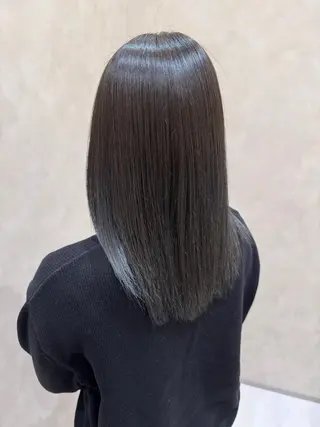 ミディアム 酸性ストレート 青木優磨のヘアスタイル