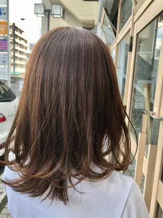 ミディアム カラー Carina所属・セン北徒歩５分 キシタクのヘアスタイル