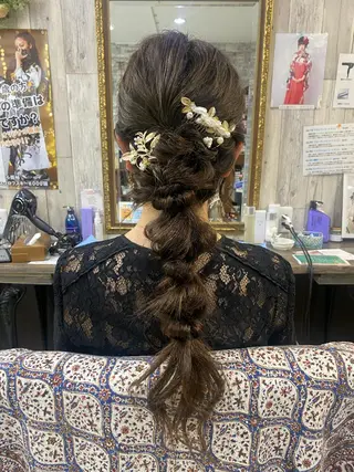 ロング 土屋朱理/ ハイトーンカラーのヘアスタイル