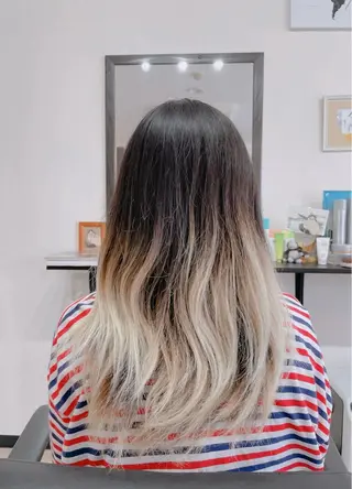 ロング カラー hair gladness WORLD所属・吉田 幸司のヘアスタイル